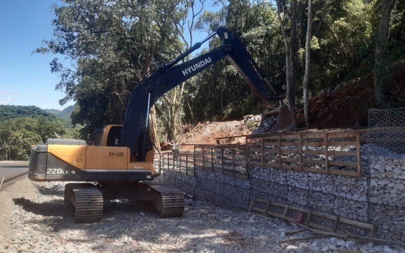 Obras nas estradas da Região das Hortênsias
