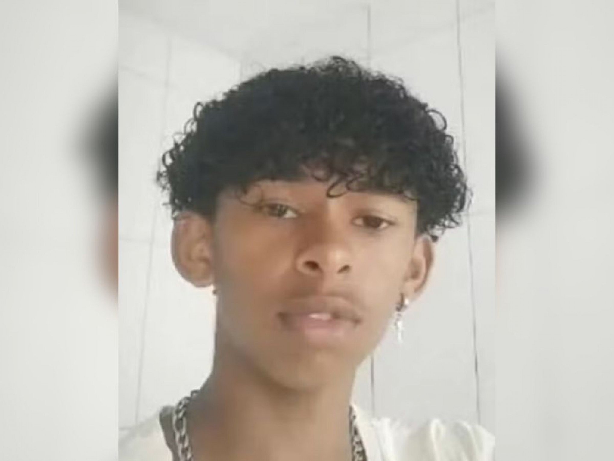 Desafio da Internet? O que diz Polícia sobre motivação de adolescente ao injetar líquido de borboleta amassada no corpo