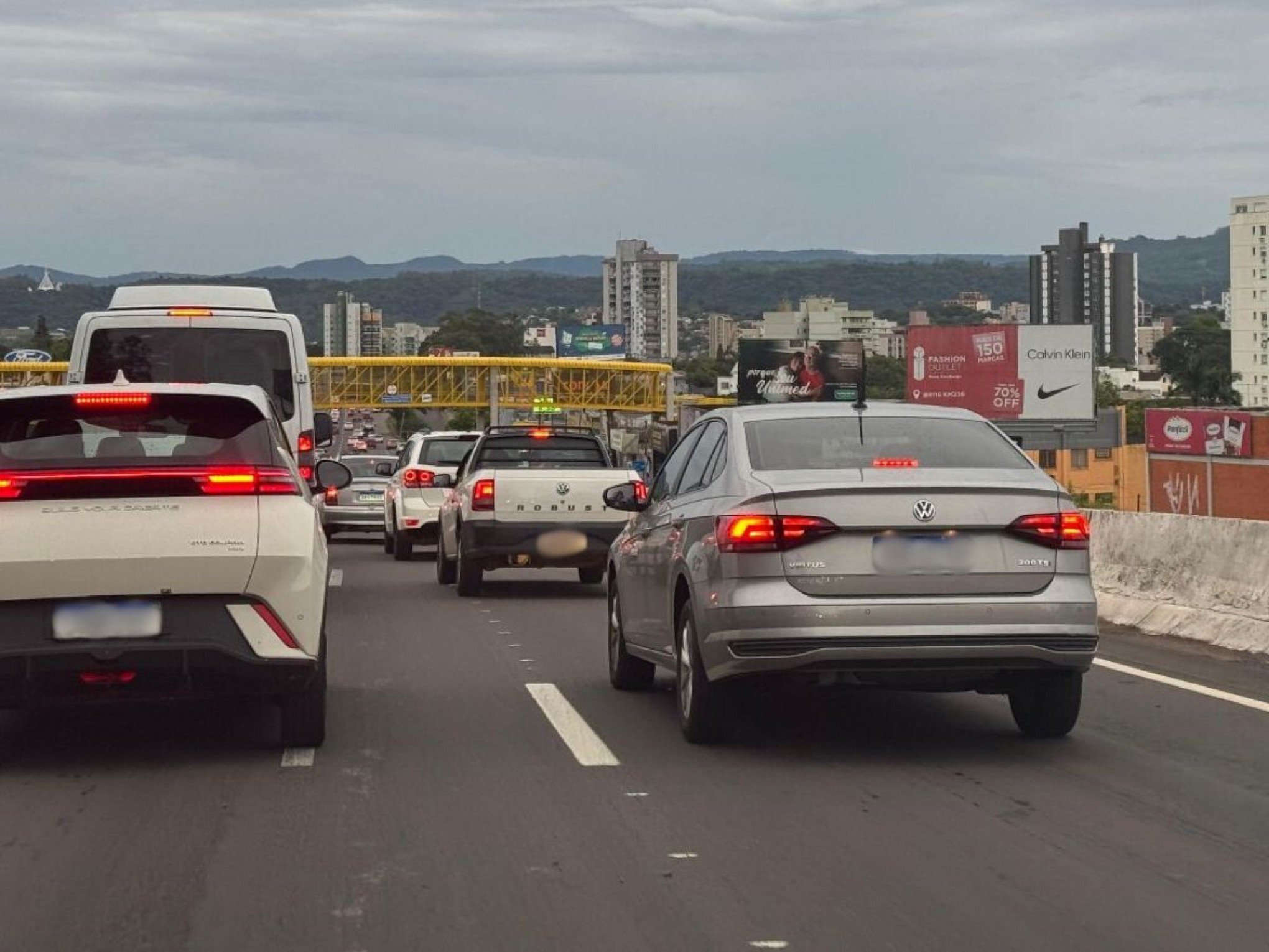 BR-116: Os congestionamentos voltaram no trecho de Novo Hamburgo; saiba o motivo