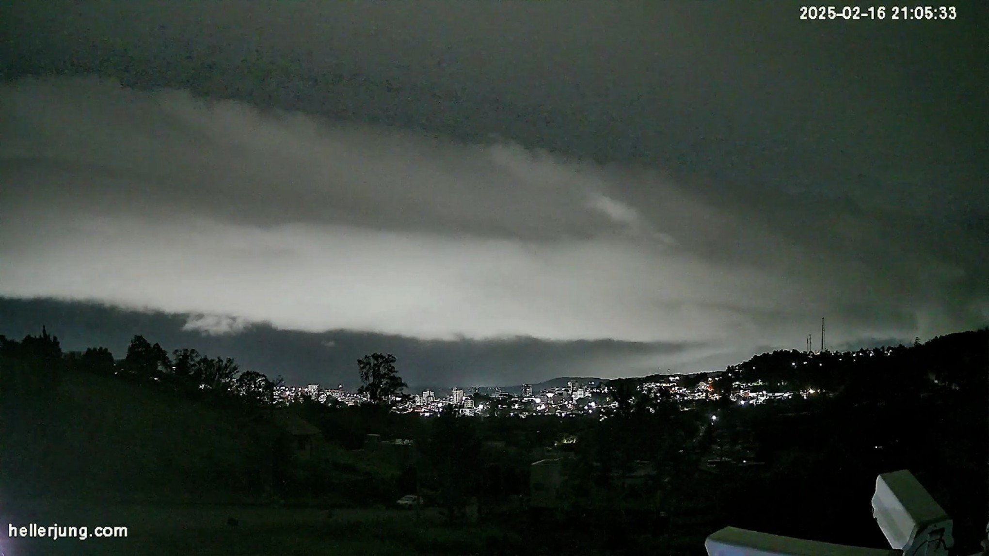 VÍDEO: Observatório registra chegada da tempestade deste domingo ao Vale do Paranhana