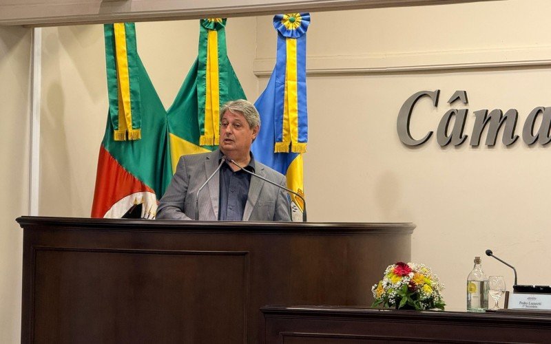 Prefeito Nestor Tissot participou da primeira sessão do ano na Câmara de Gramado