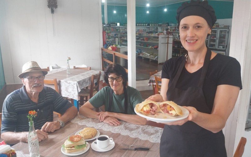Vó Hertha Café e Armazém: Edio, Hertha e Helena Ruchel, com o novo pastel | abc+