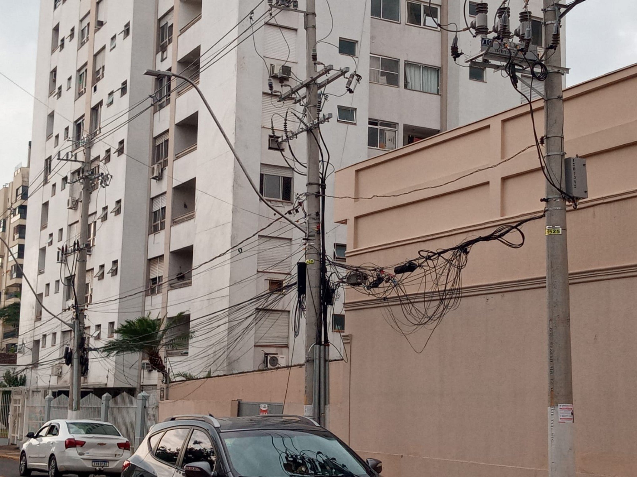 Comissão vai mapear locais com fios soltos em São Leopoldo para a solução dos problemas
