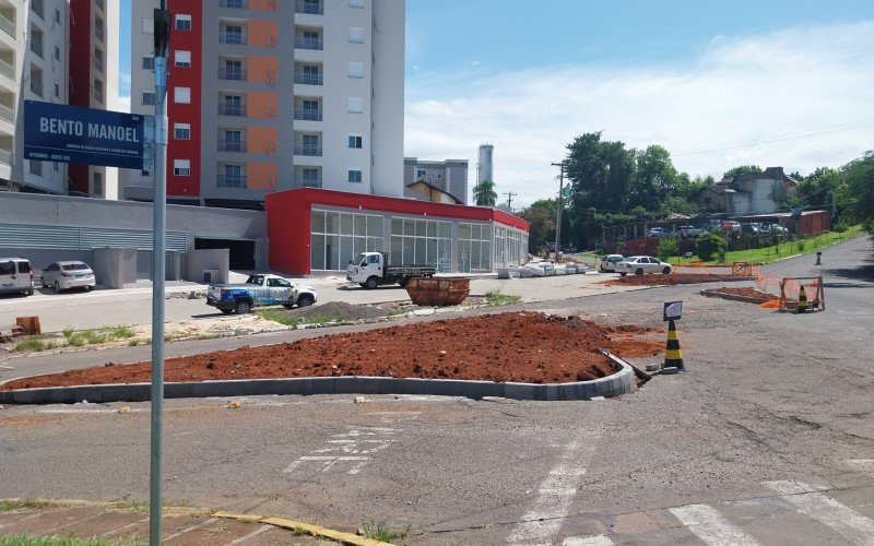 Rua Bento Manoel e 11 de Julho em obras para construção da rotatória. | abc+