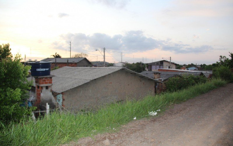 Casas próximas ao dique correm o risco de serem demolidas | abc+