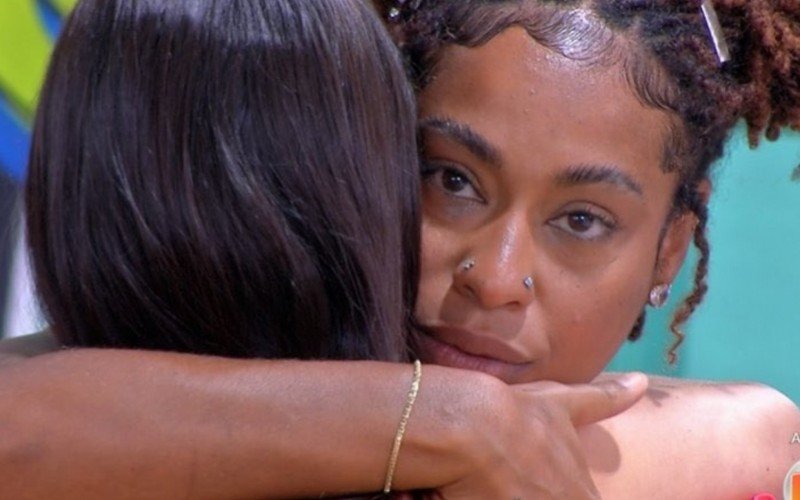 Após dias de brigas, Thamiris abraçou Vitória Strada no BBB 25 | abc+