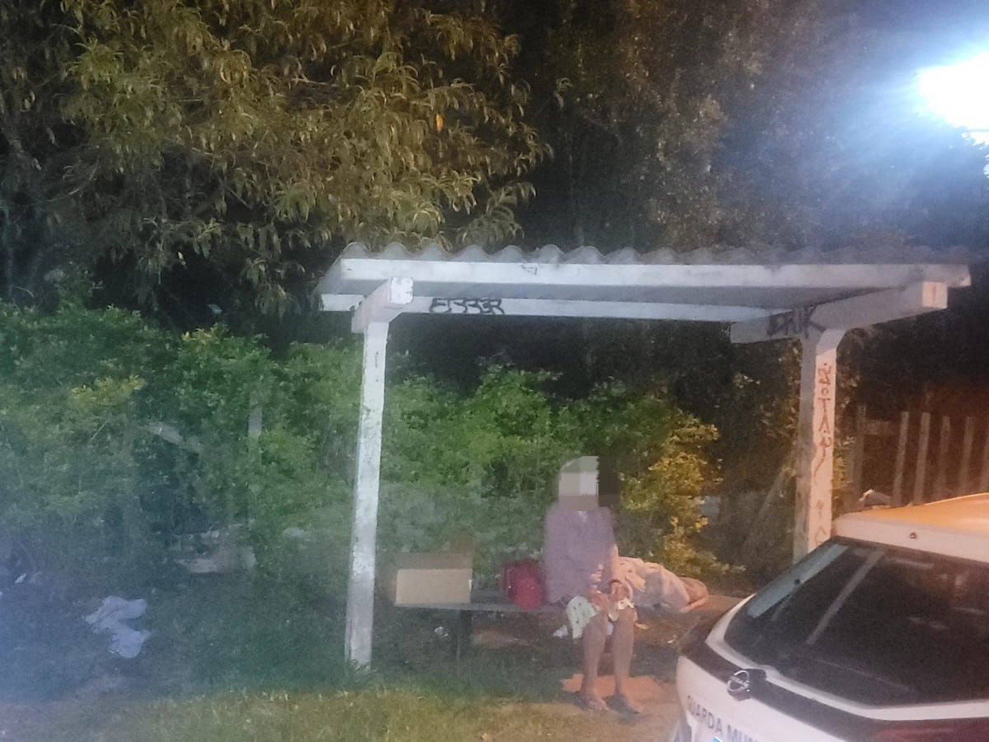 O que se sabe sobre caso de idosa abandonada por neta em parada de ônibus de Novo Hamburgo