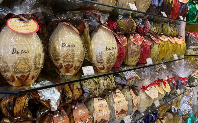 Produção de chocolates das fábricas de Gramado para Páscoa 2025