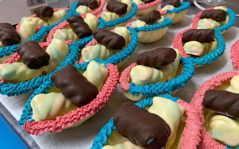 Produção de chocolates das fábricas de Gramado para Páscoa 2025