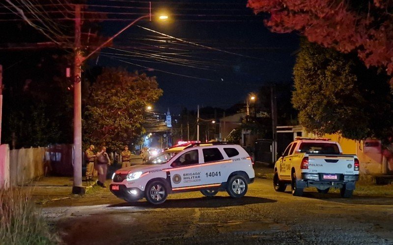 Homem encapuzado é morto em tentativa de assalto a bar em Novo Hamburgo | abc+