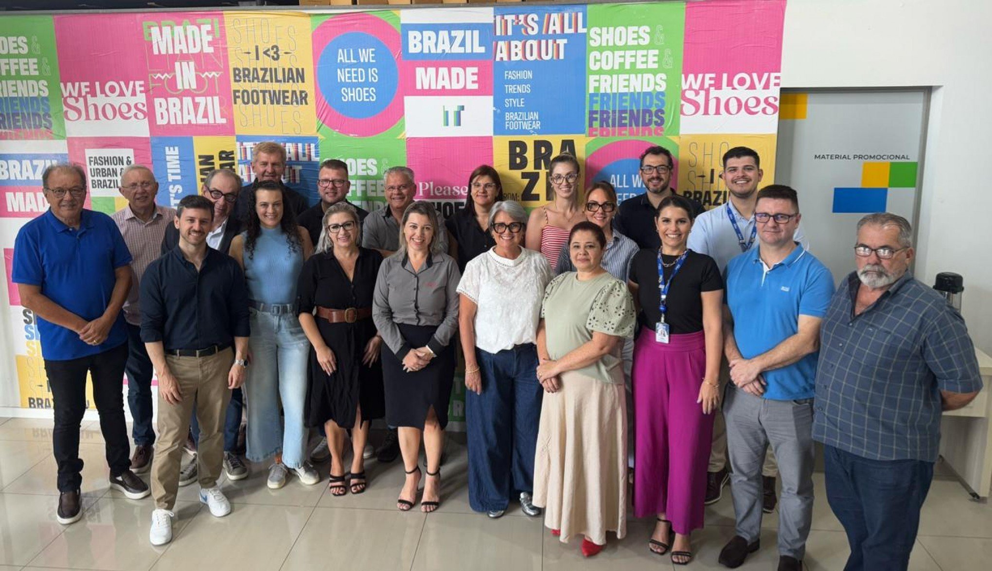 Com apoio de sindicato, calçadistas da região viajam para Colômbia; veja diferencial deste mercado