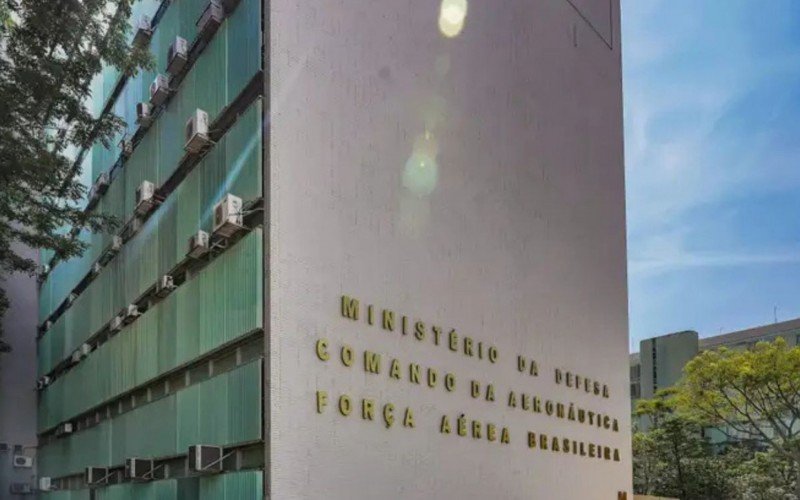 Concurso público da FAB tem centenas de vagas com salários de até R$ 8,2 mil; veja como participar | abc+