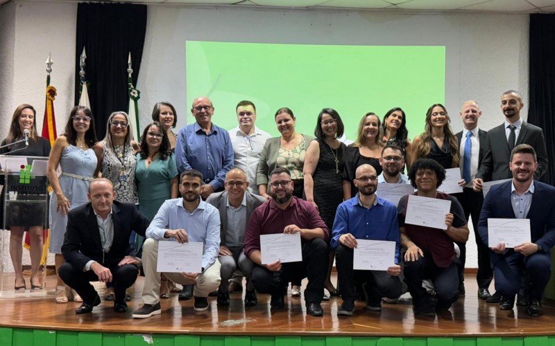 Nova turma do Programa de Residência Médica do HMGV se formou nesta quinta-feira (20) 