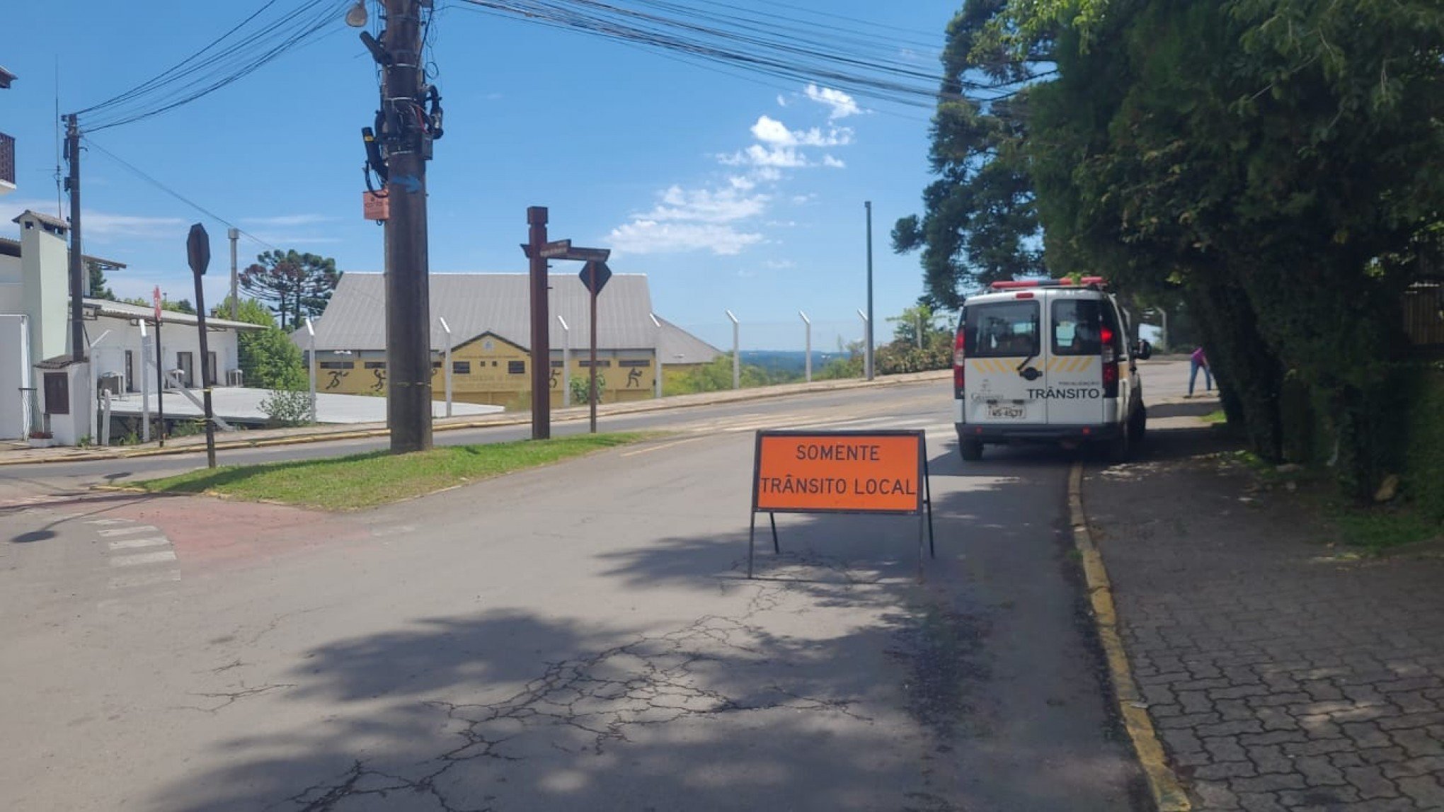 Estrada velha e Rua Amazonas terão intervenções da Corsan nesta quarta-feira; veja como fica o trânsito