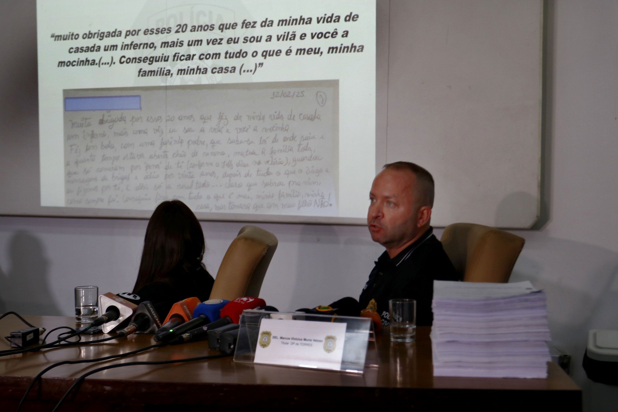 BOLO ENVENENADO: Carta manuscrita encontrada na cela de Deise Moura dos Anjos traz confissão; leia trechos