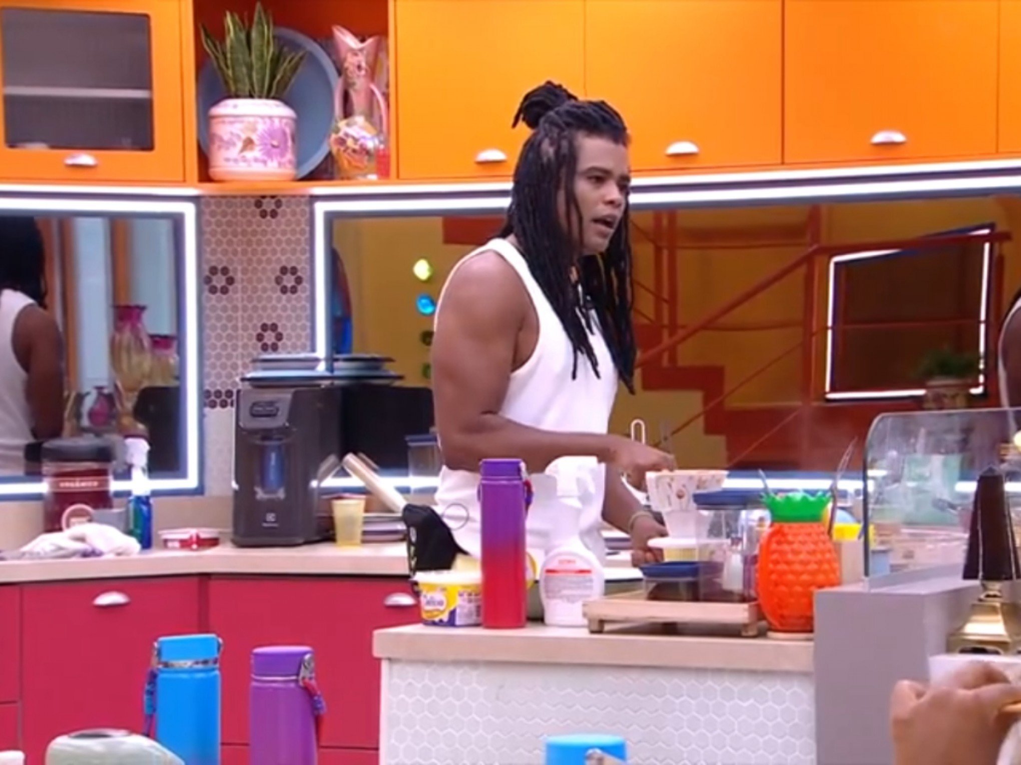BBB: "Por que?", diz Diogo ao saber de beijo entre Aline e sister; veja vídeo