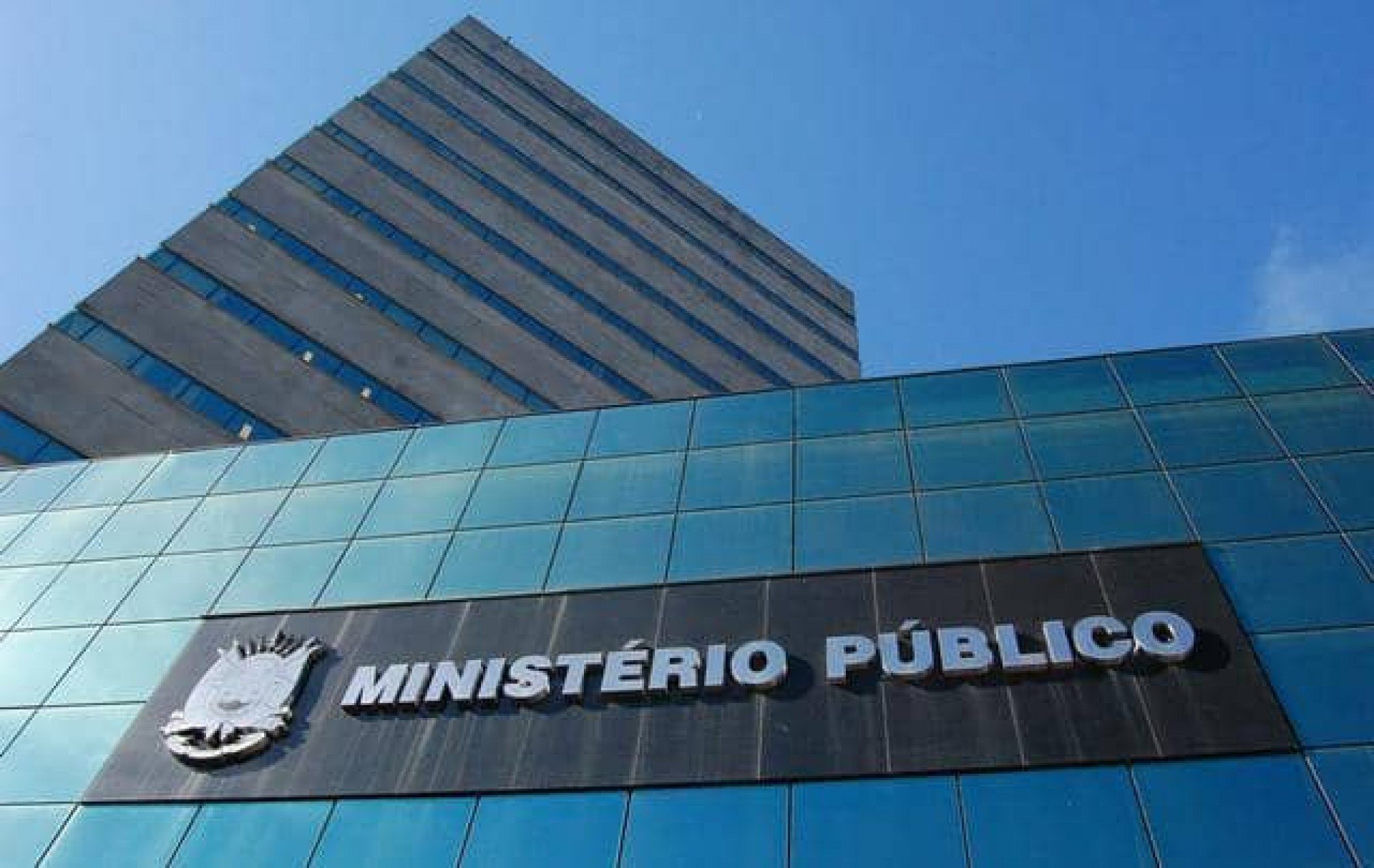 Servidor público é denunciado por racismo e armazenamento de pornografia infantil