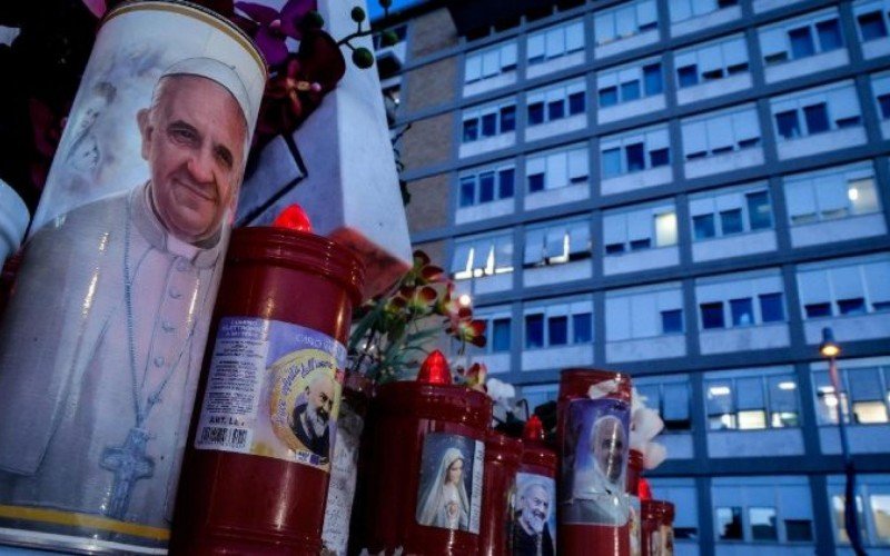 Vaticano atualiza estado de saúde do Papa após crise respiratória asmática neste sábado | abc+