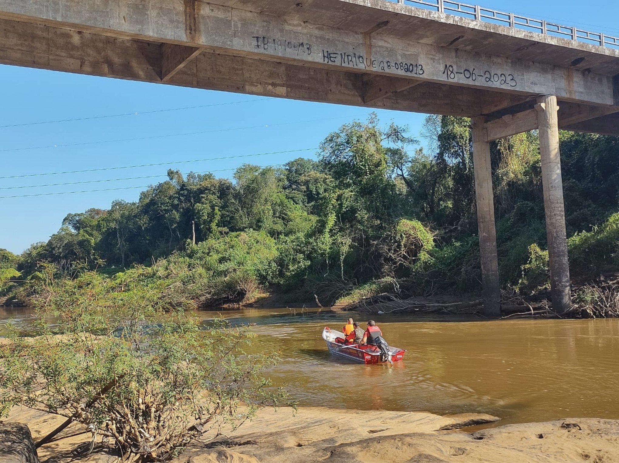 Pescadores encontram corpo de homem no Rio dos Sinos
