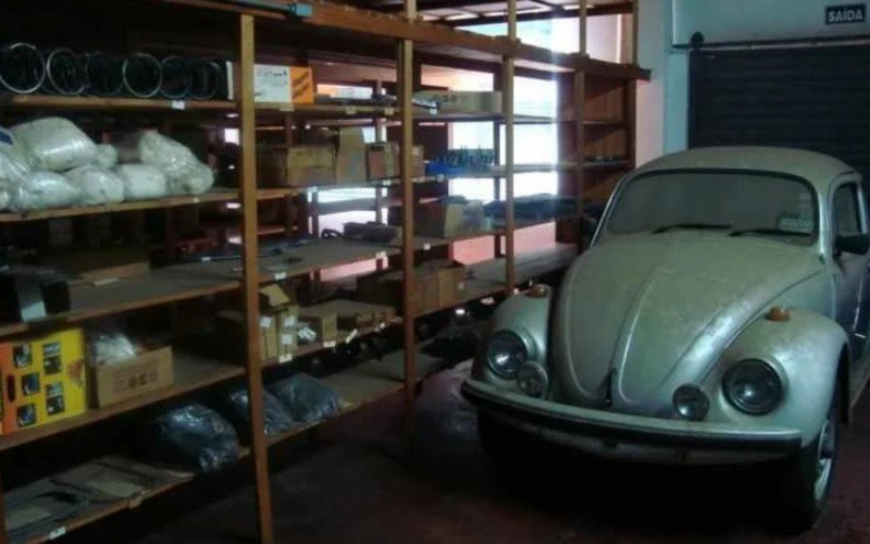 Fusca Itamar que agora vai para os Estados Unidos estava guardado na sala de peças em 2011 | abc+