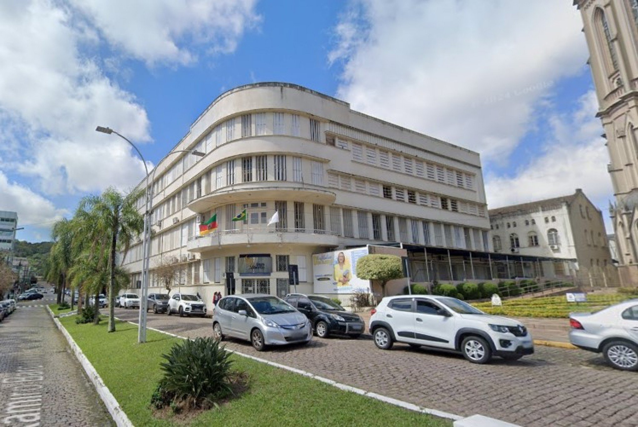 Faculdade anuncia fechamento de sete cursos de graduação e deixa estudantes apavorados