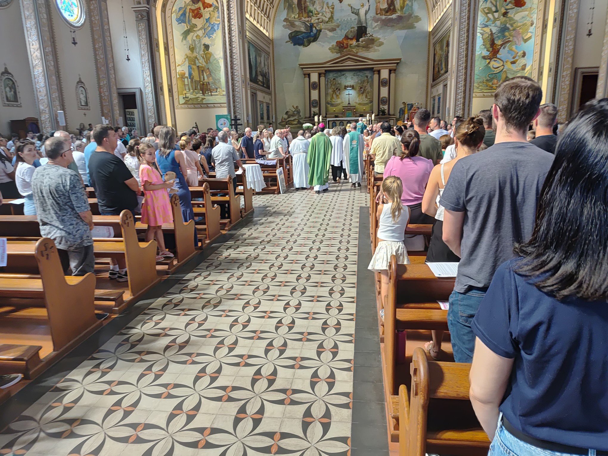 Missa reúne a comunidade escolar para celebração dos 75 anos do Colégio Marista Pio XII