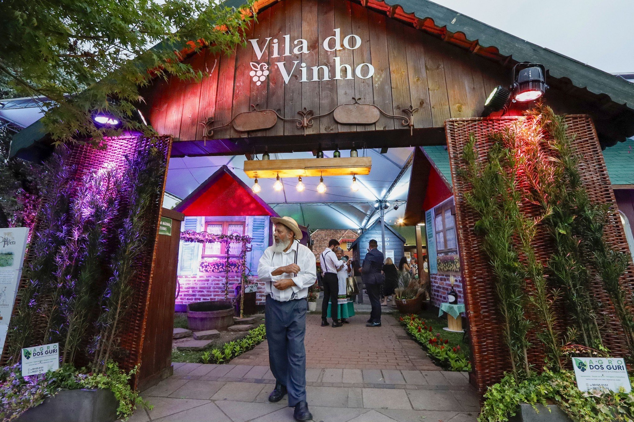 Vindima em Gramado amplia experiências com abertura da Vila do Vinho na Praça das Etnias