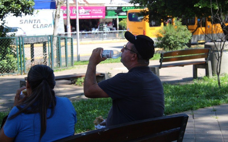 Calor, sombra, abafamento, calorão, água | abc+