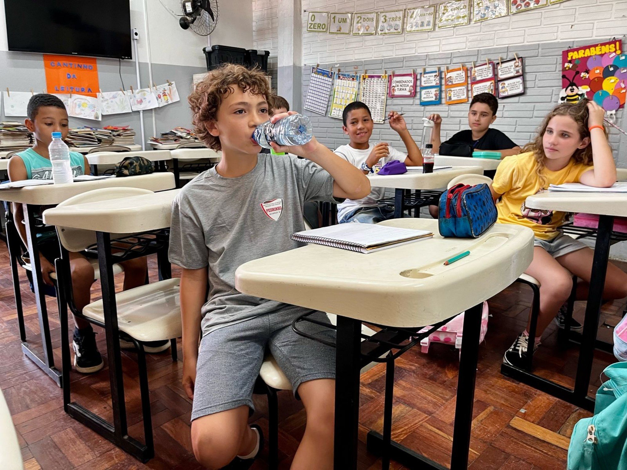 Calorão altera rotina nas escolas e exige cuidados contra o desperdício de água