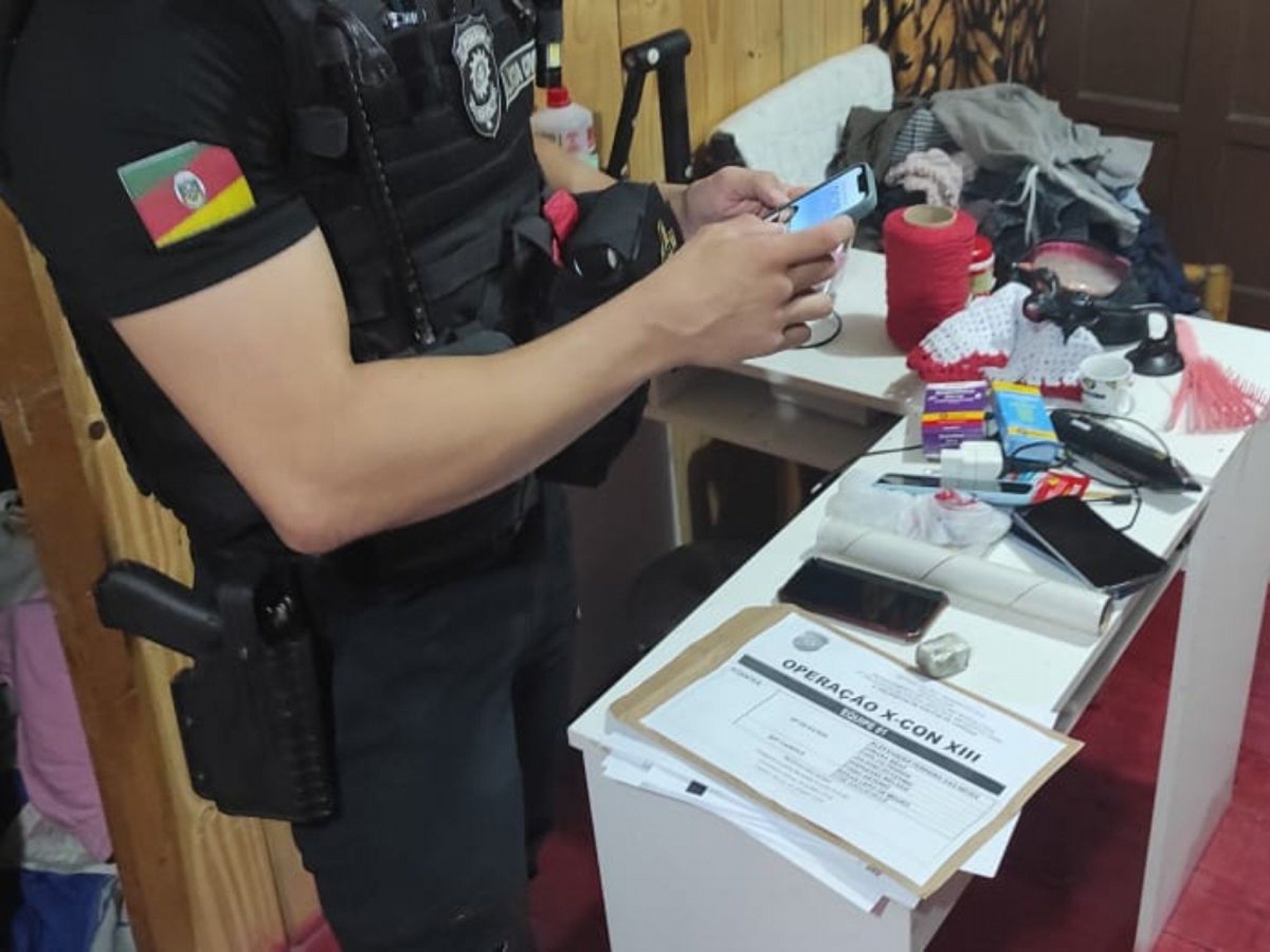 GOLPE DOS NUDES: Criminosos envolvidos em esquema que extorquiu R$ 50 mil de vítima são presos em operação no Vale do Sinos