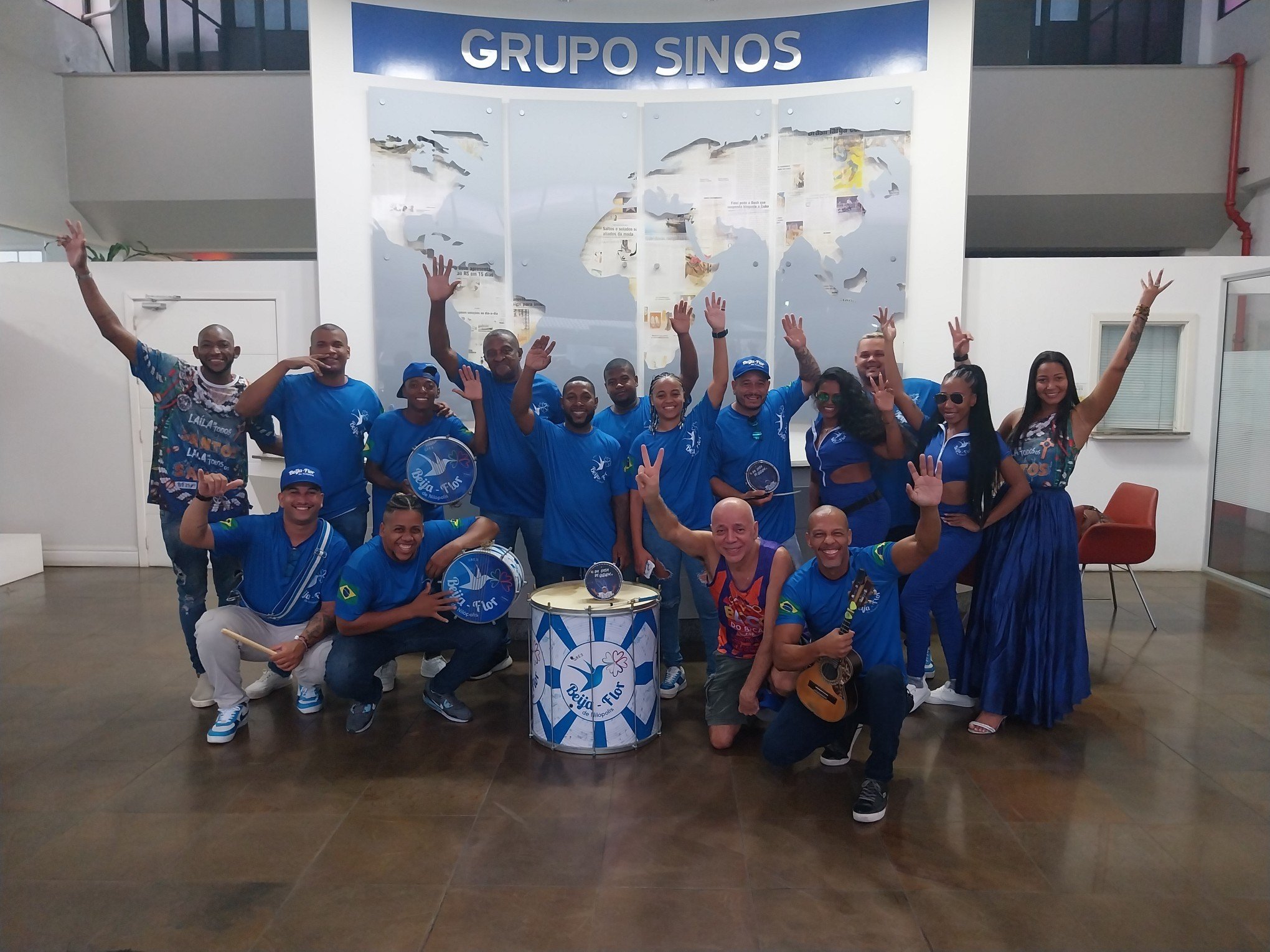 VÍDEO: Beija-Flor visita Grupo Sinos; Grupo Show da escola de samba do Rio será atração do baile Vermelho e Branco