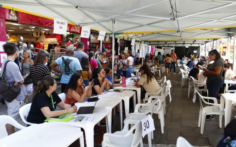 Primeira edição da Caravana de Empregos acontece no Calçadão de Canoas, no Centro