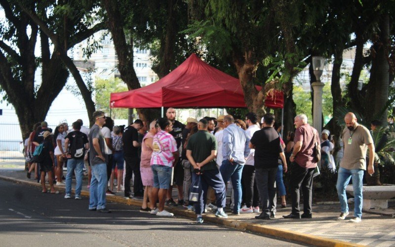 Manifestação em frente à Prefeitura de Canoas