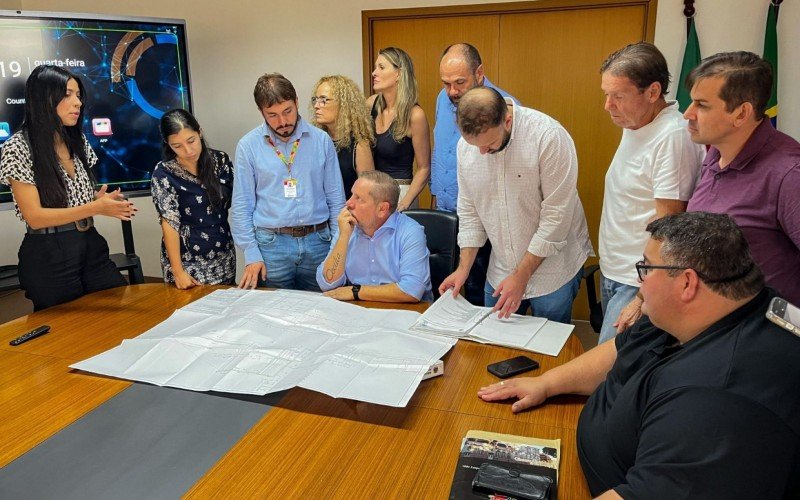 Reunião ocorreu na sala de reuniões do gabinete do prefeito