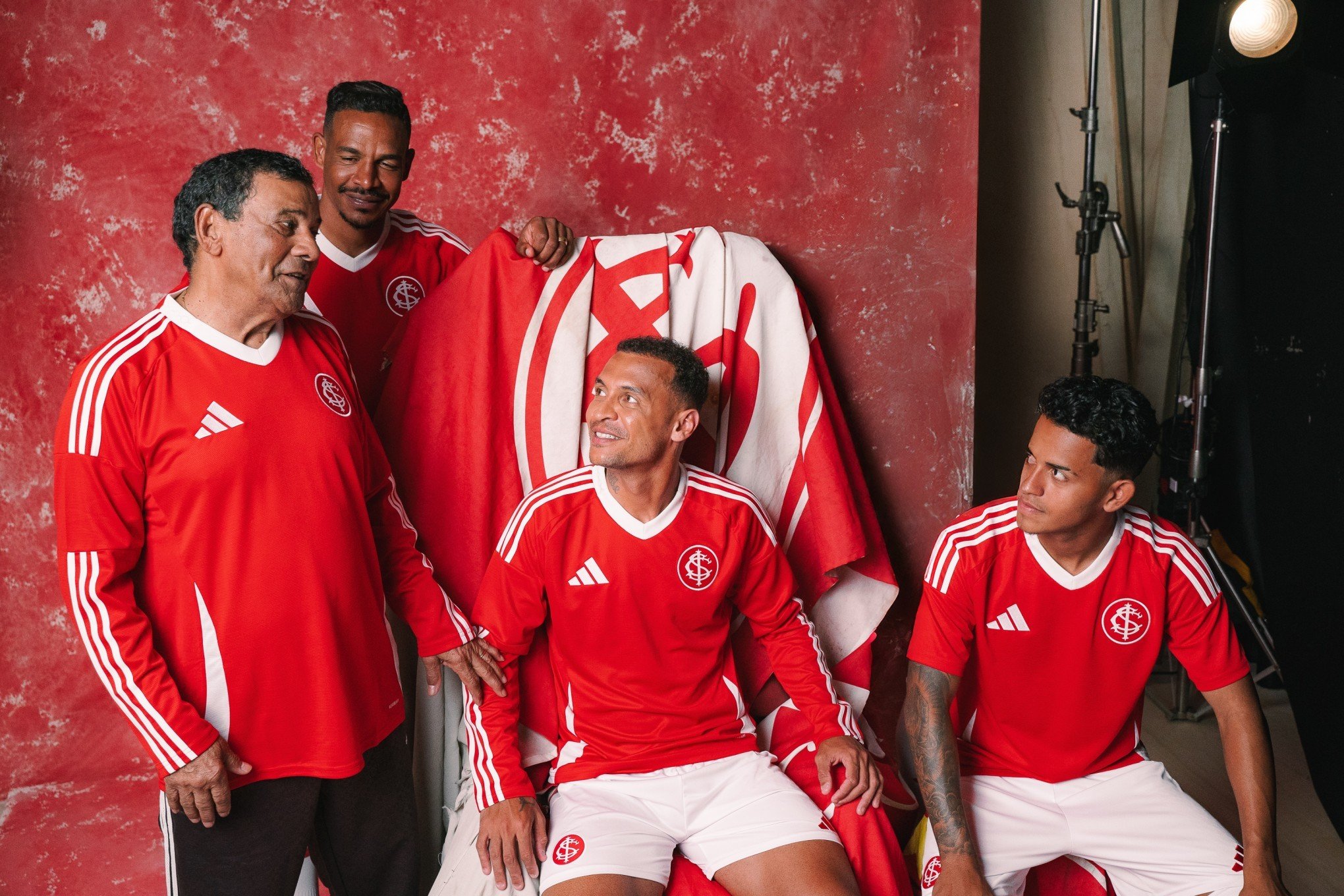 Inter lança camisa de manga longa; veja fotos