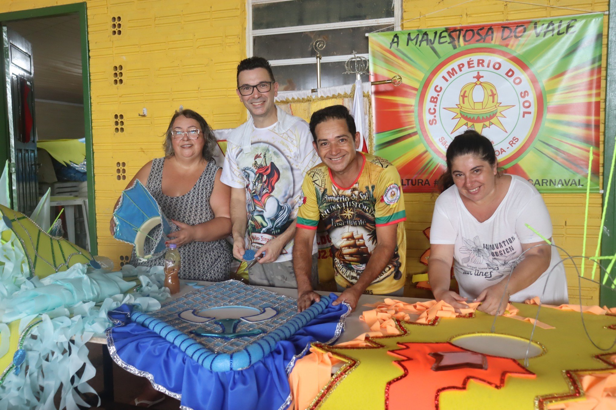 Império do Sol corre contra o tempo a 16 dias do desfile no Carnaval de Porto Alegre