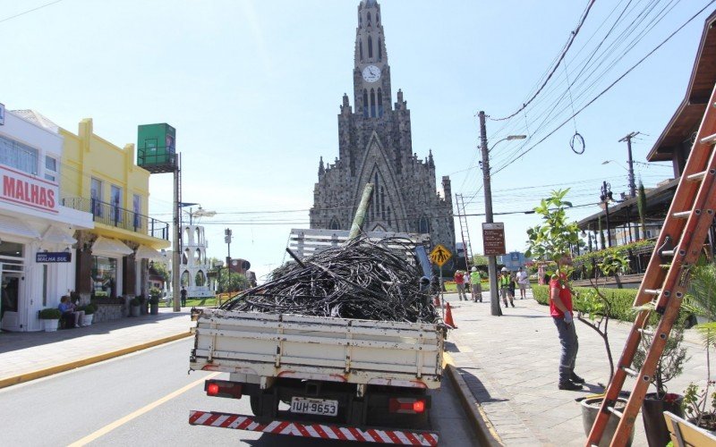 Operação Poste Limpo é realizada em Canela