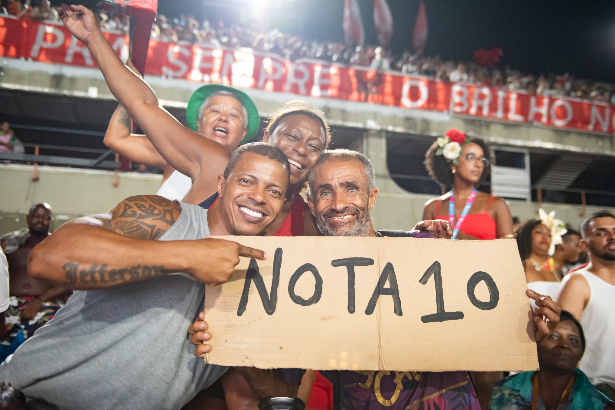 CARNAVAL: Acompanhe a cobertura da primeira noite de desfiles na Sapucaí
