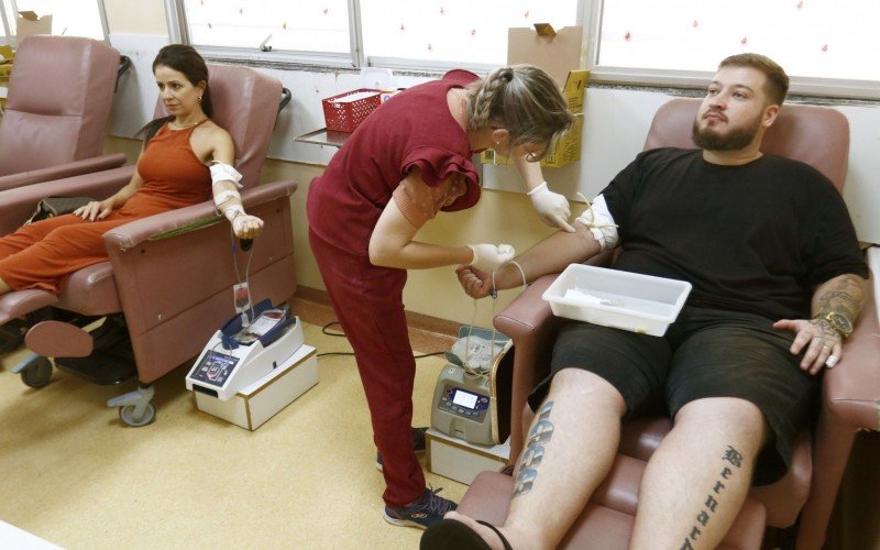 Renata e Carlos Miguel doaram sangue no HU neste sábado (1º), em Canoas