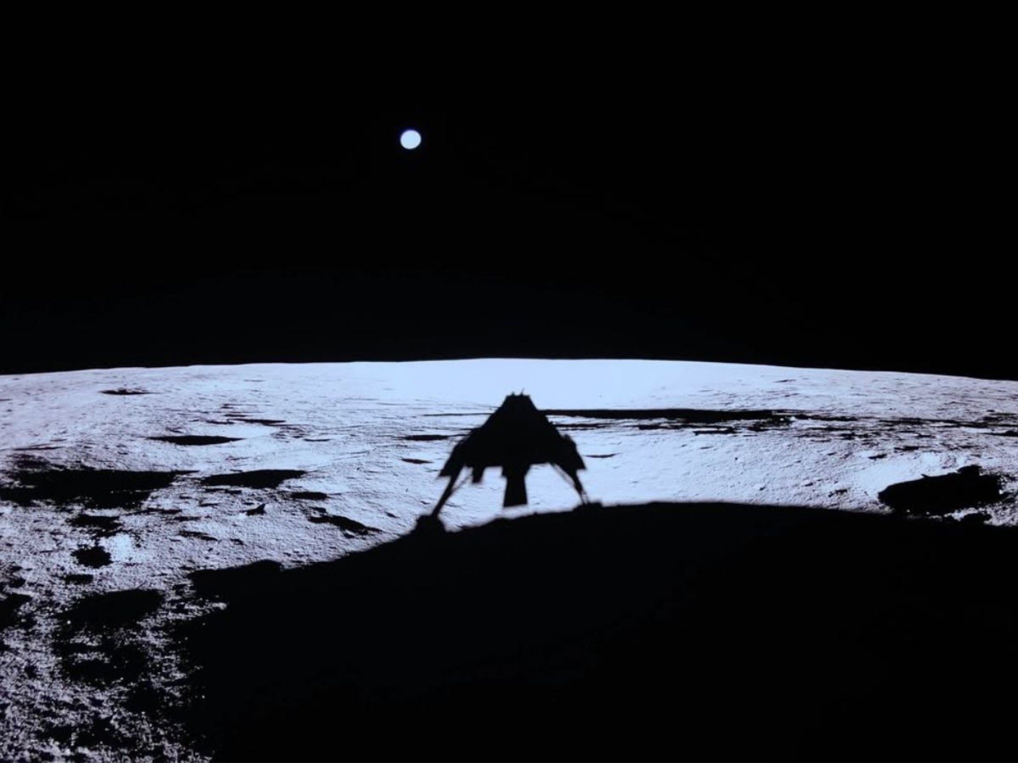 Sonda espacial de startup dos EUA faz pouso "perfeito" na Lua; entenda