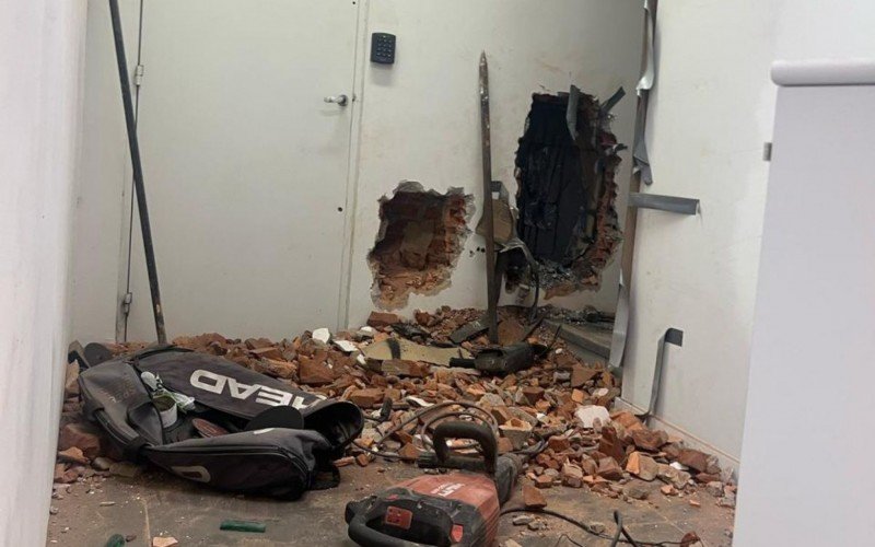 Tentativa de furto a agência bancária em Nova Santa Rita - 02/03/2025
