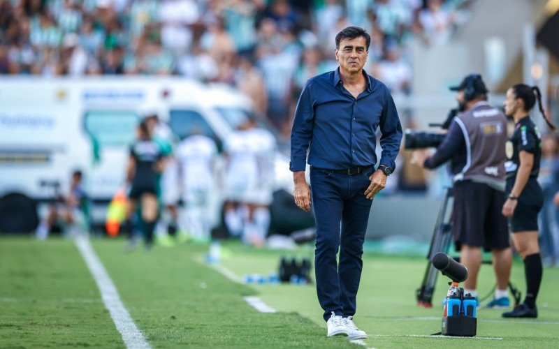 Técnico Gustavo Quinteros | abc+