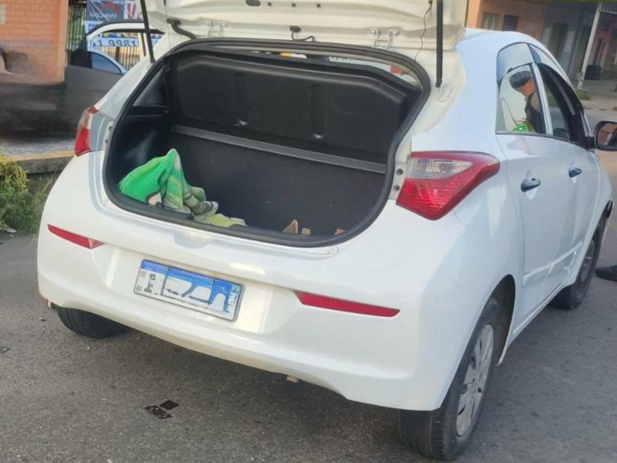 Casal é preso por receptação de veículo roubado em Canoas