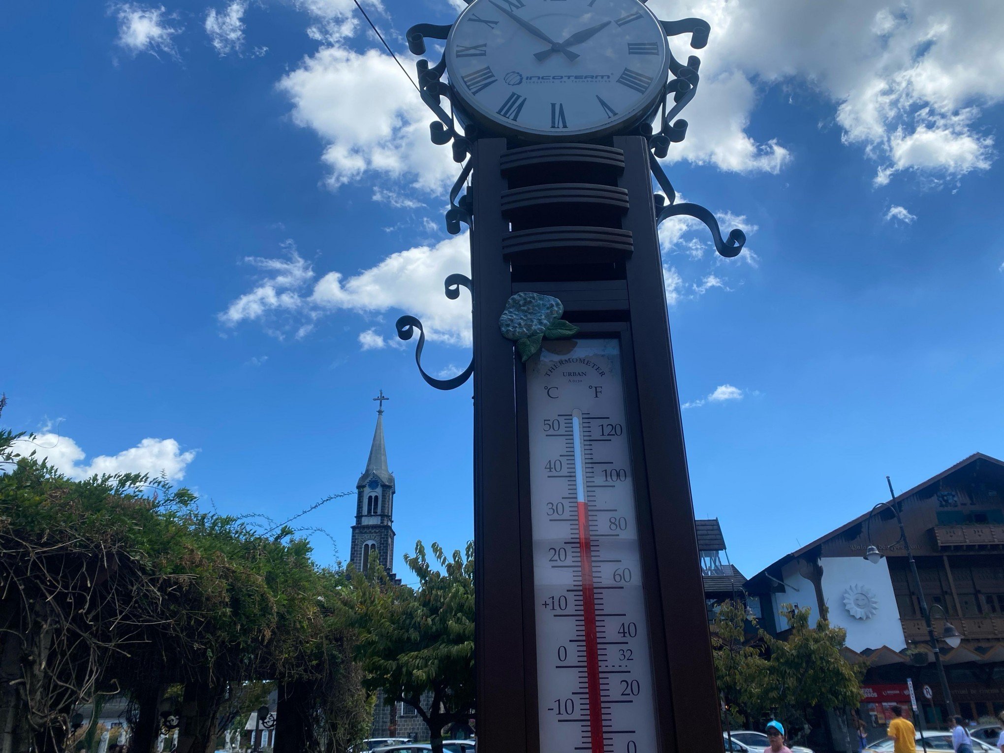 Calorão prossegue em Gramado; sensação térmica pode passar dos 35°C