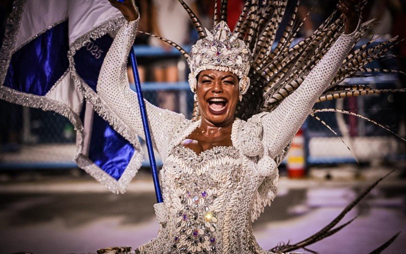 Beija-Flor campeã do Carnaval 2025 no Rio de Janeiro 