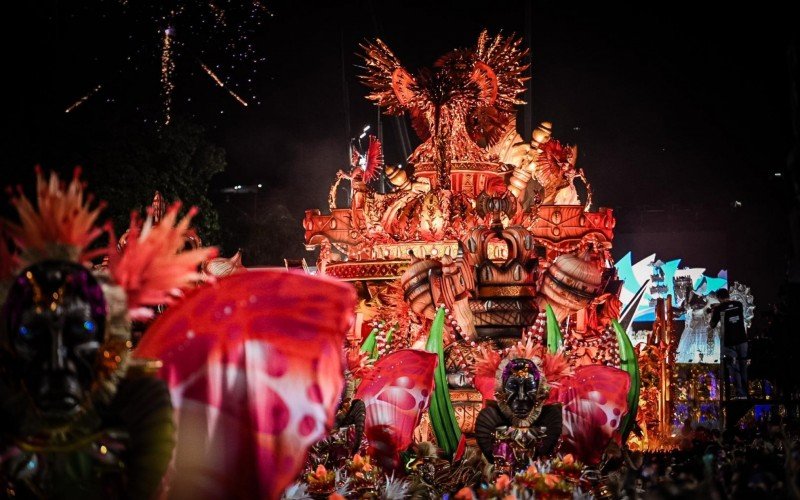 Beija-Flor campeã do Carnaval 2025 no Rio de Janeiro 
