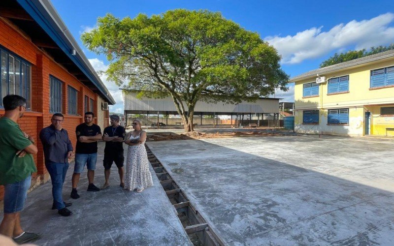 Equipe da Smed vai até as escolas para ouvir sobre as necessidades; no caso da Emef Otíia Rieth (foto), situação foi apontada em visita referente a reformas