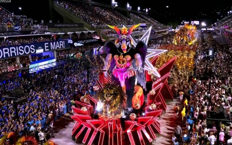 Figura de Exu Maioral abriu desfile no primeiro carro alegórico da Paraíso de Tuiuti | abc+