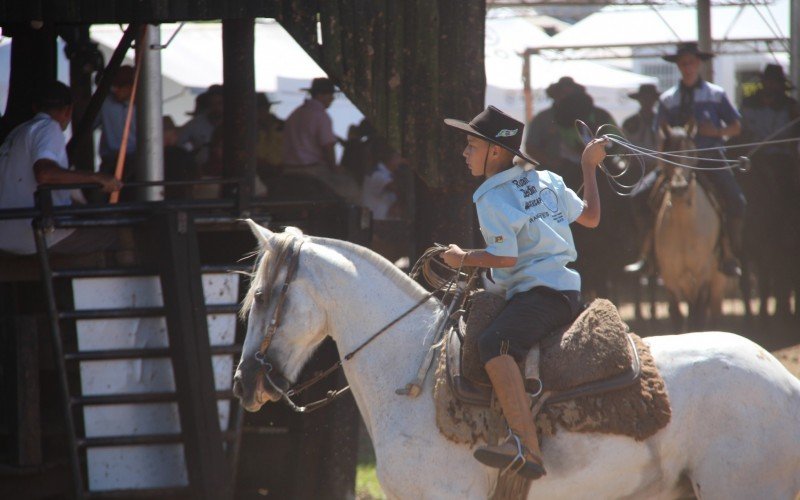 Prova de laço que dará m carro 0km ao vencedor no Rodeio de Campo Bom