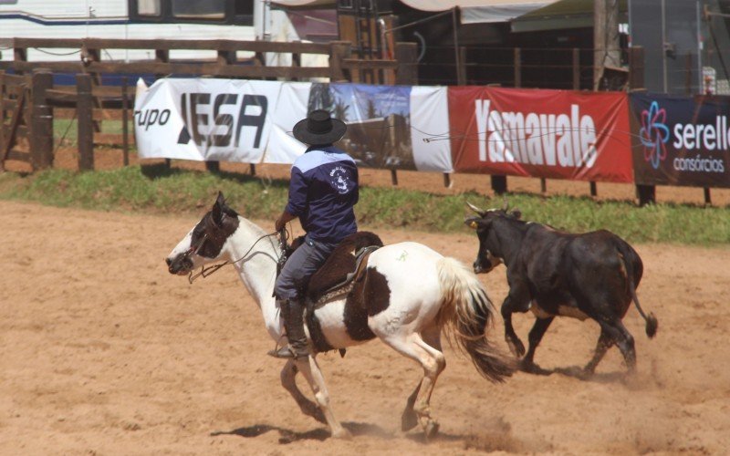 Prova de laço que dará m carro 0km ao vencedor no Rodeio de Campo Bom